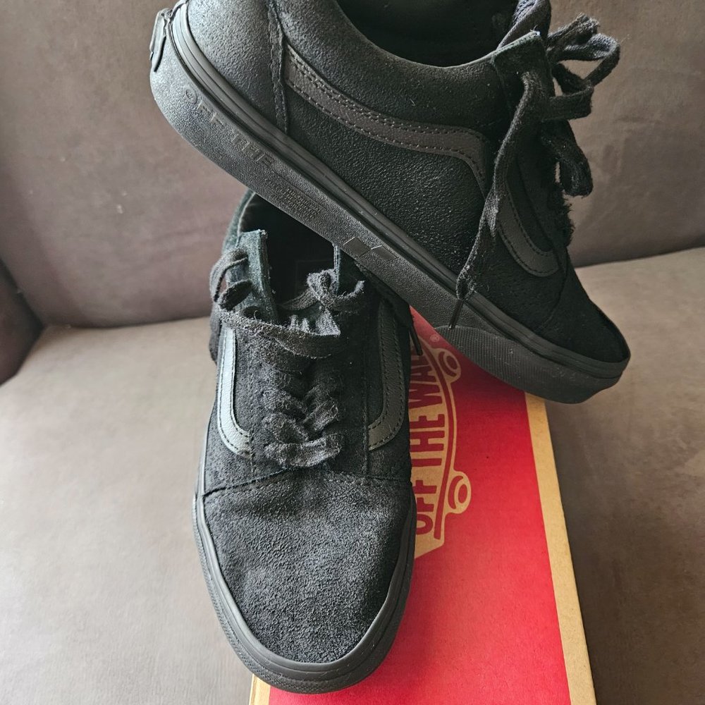 Black Suede Vans Size M7.0/W8.5